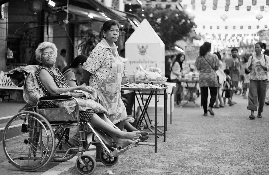Passer-by perusal